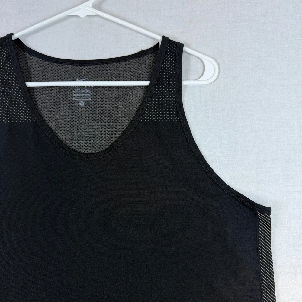 Nike Tank Top Dri-Fit Black Stretch Womens XL Very Comfortable